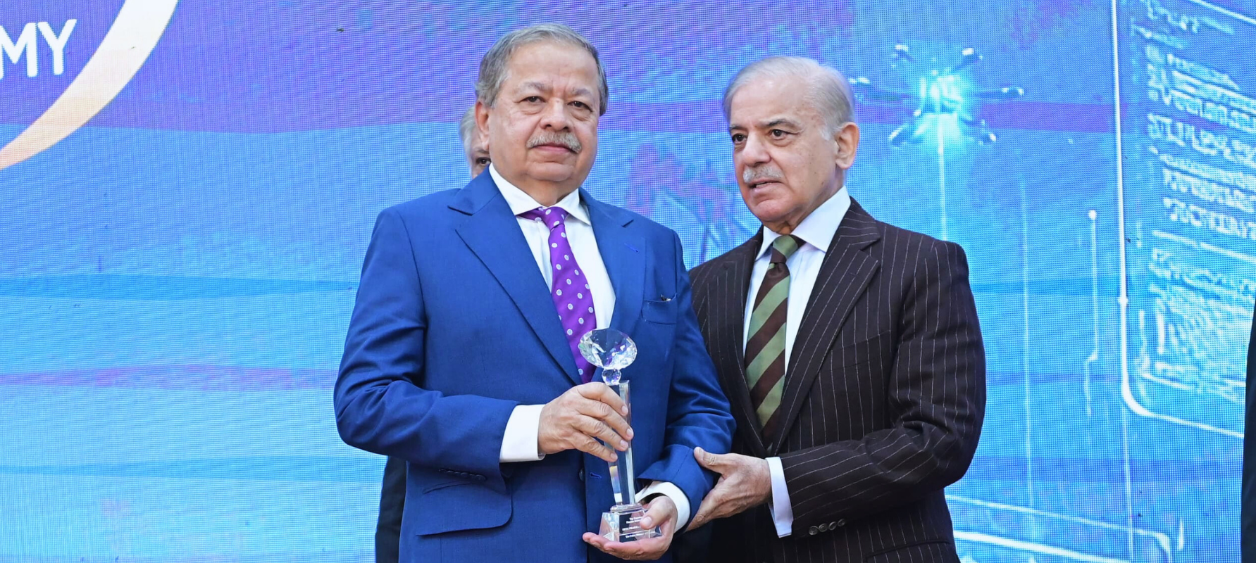 Khalid Mahmood, Executive Chairman Getz Pharma and Shahbaz Sharif, Prime Minister Pakistan - Export Award